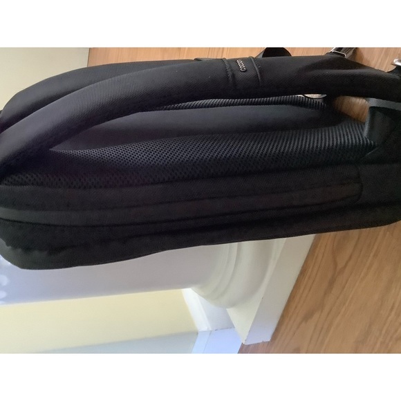 Cocoon  13” + Laptop 10” Tablet Backpack Slim NWT - Picture 4 of 8